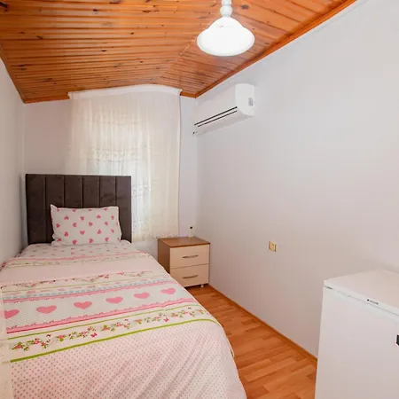 Gueler 61 Apartment
